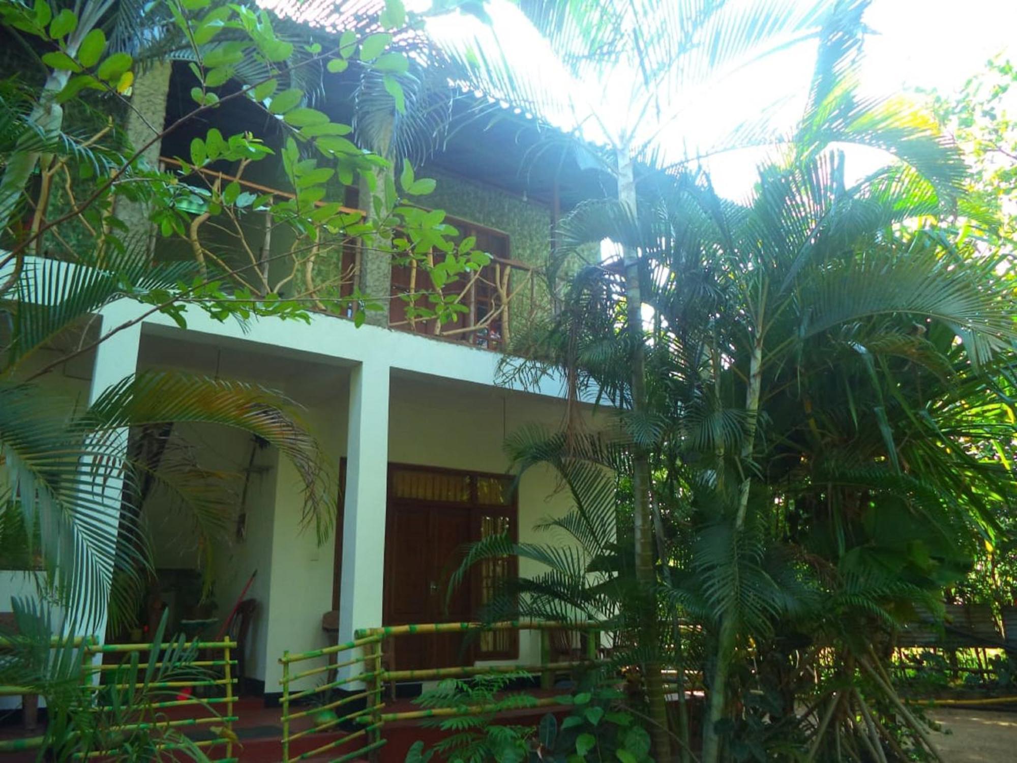 N S K Green Villa 锡吉里亚 外观 照片
