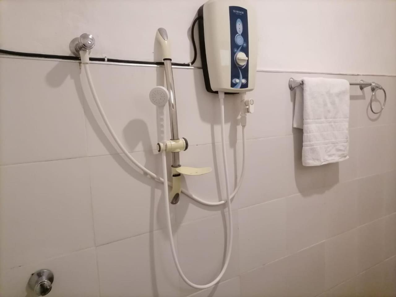 N S K Green Villa 锡吉里亚 外观 照片